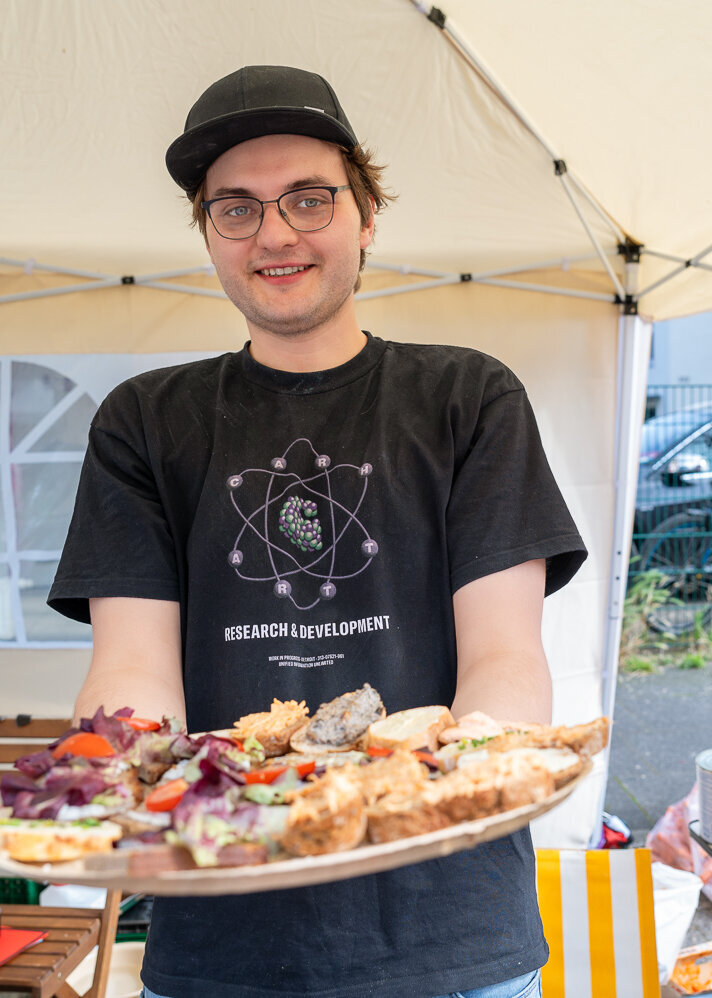 Langer Tisch in Wuppertal 2024: Tolles Essen aus geretteten Lebensmitteln