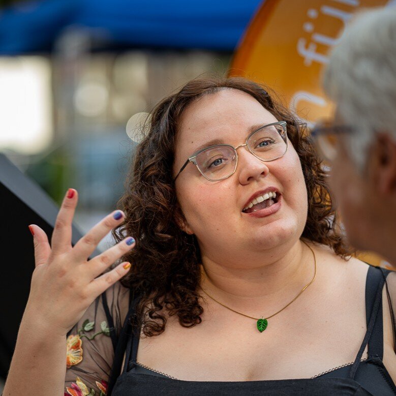 Plakataktion Ehrenamt verbindet - Ehrenamtliche im Gespräch